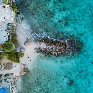 https://waterside-apartments.comcaribbean.com