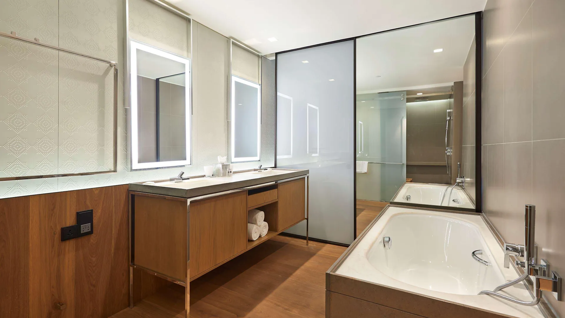 Andaz Delhi, By Hyatt Hotel New Delhi