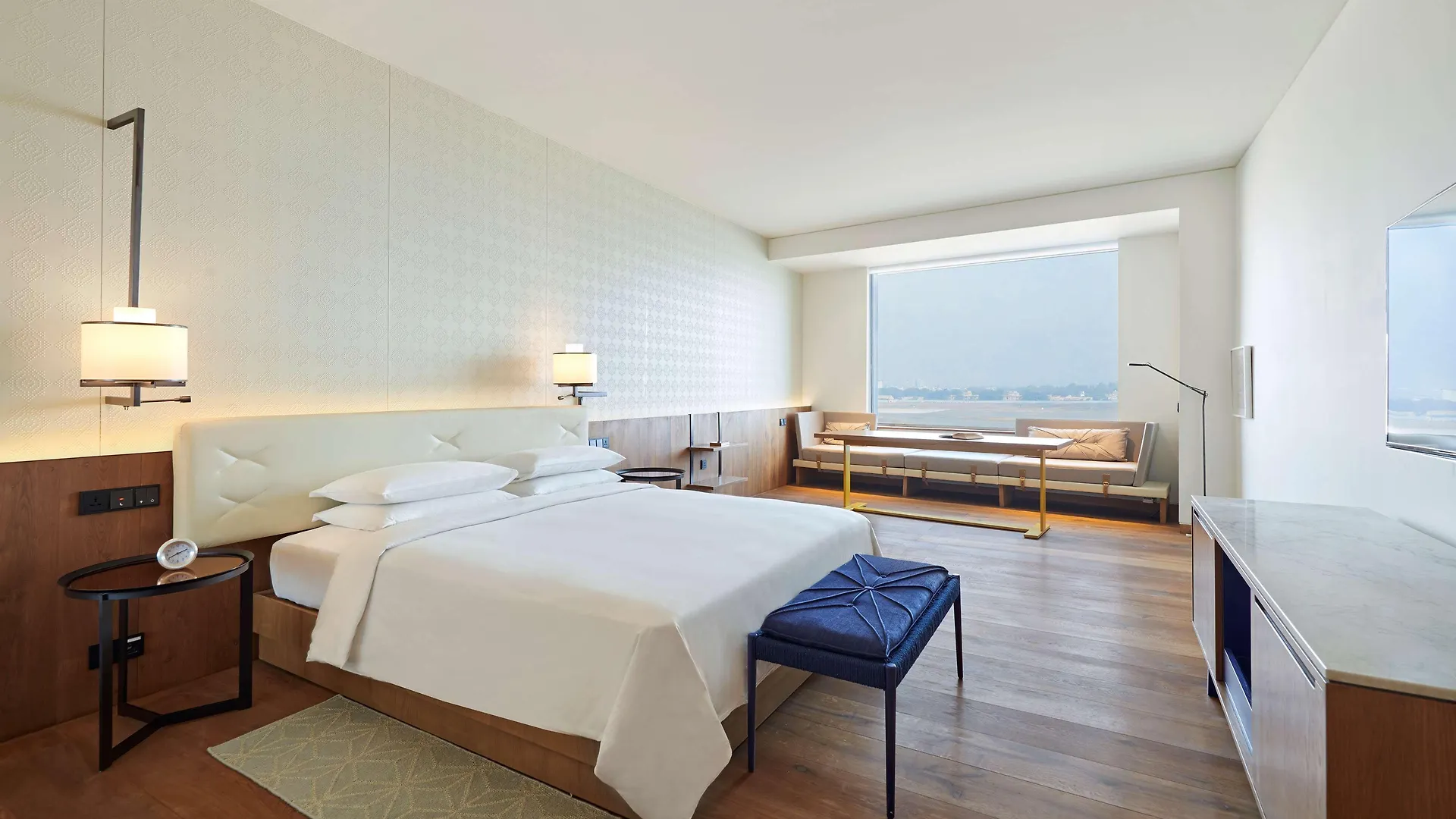 Andaz Delhi, By Hyatt Hotel New Delhi 5*,